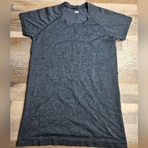 Lululrmon Navy Blue Swiftly Tech Tshirt Women's Size 8